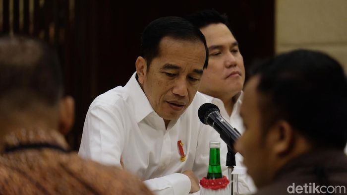 Jokowi Colek Erick Thohir Soal Proyek BUMN. Foto: Andhika Prasetia/detikcom Jokowi Colek Erick Thohir Soal Proyek BUMN. Foto: Andhika Prasetia/detikcom