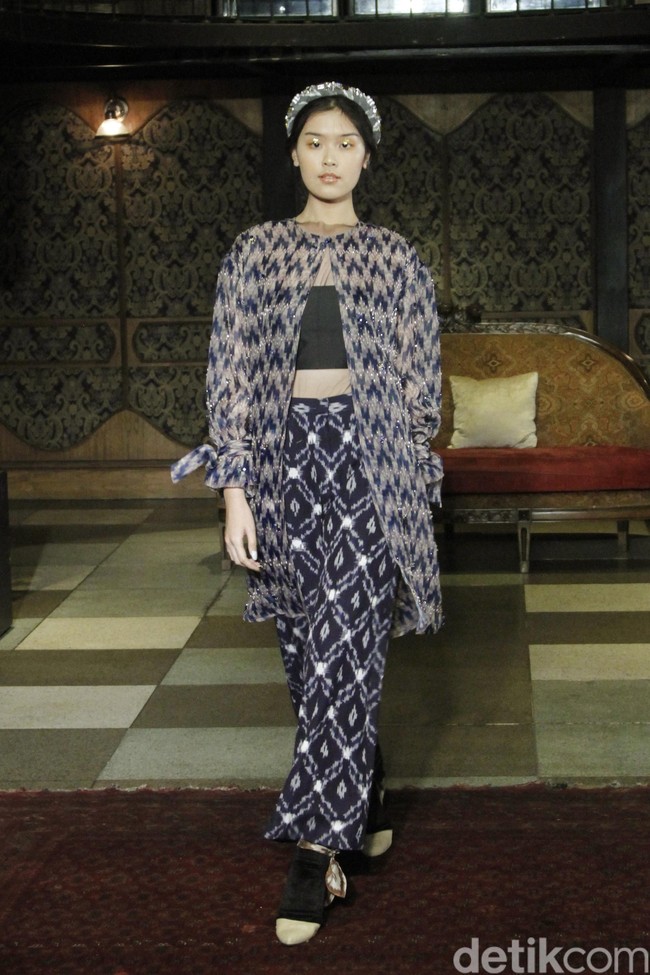 Fashion show Ikat Indonesia by Didiet Maulana bertajuk TerIkat Romansa di Sofia at Gunawarman, Jakarta Selatan, Rabu [18/12/2019]. Foto: Mohammad Abduh/Wolipop