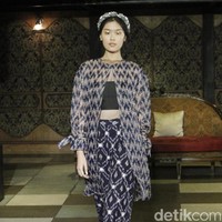 Fashion show Ikat Indonesia by Didiet Maulana bertajuk TerIkat Romansa di Sofia at Gunawarman, Jakarta Selatan, Rabu [18/12/2019]. Foto: Mohammad Abduh/Wolipop