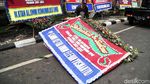 Deretan Karangan Bunga Mejeng Untuk Pimpinan Baru KPK