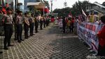 Aksi Dukungan Untuk Firli Bahuri dkk Digelar di Depan KPK