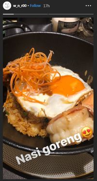 Sebelum Konser di Jakarta, 2 Personil Boyband Winner Cicip Nasi Goreng