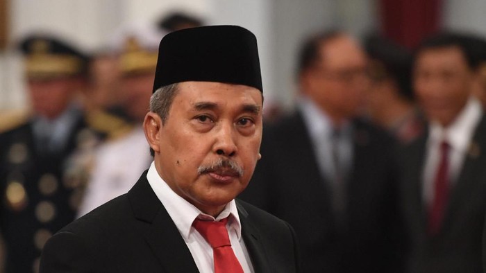 Anggota Dewan Pengawas KPK Syamsuddin Haris bersiap mengikuti upacara pelantikan Pimpinan dan Dewan Pengawas KPK di Istana Negara, Jakarta, Jumat (20/12/2019). Presiden Joko Widodo resmi melantik lima orang Dewan Pengawas KPK periode 2019-2023 yaitu Artidjo Alkostar, Harjono, Syamsuddin Haris, Tumpak Hatorangan Panggabean dan Albertina Ho. ANTARA FOTO/Akbar Nugroho Gumay/wsj.
