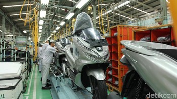 Astra Buka Lowongan Kerja Nih, Fresh Graduate Merapat!