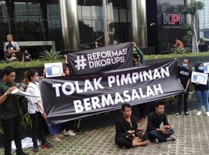 Jelang Pimpinan Baru dan Dewan Pengawas Dilantik, ICW Bawa Dukun ke KPK