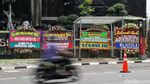 Deretan Karangan Bunga Mejeng Untuk Pimpinan Baru KPK