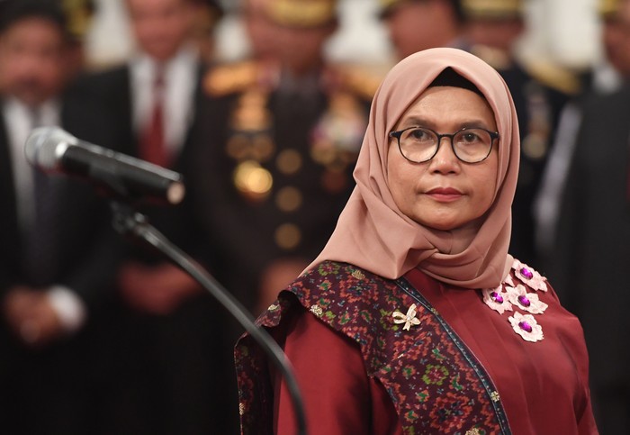 Wakil Ketua KPK Lili Pintauli Siregar mengikuti upacara pelantikan Pimpinan dan Dewan Pengawas KPK di Istana Negara, Jakarta, Jumat (20/12/2019). Presiden Joko Widodo melantik lima pimpinan KPK periode 2019-2023 yakni Firli Bahuri, Alexander Marwata, Lili Pintauli Siregar, Nawawi Pomolango dan Nurul Ghufron. ANTARA FOTO/Akbar Nugroho Gumay/wsj.