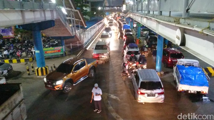 Suasana di Pelabuhan Merak, Cilegon, Banten.