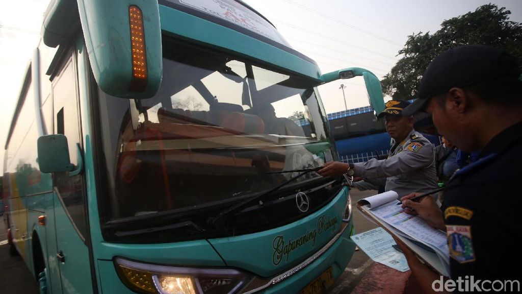 Jelang Mudik Lebaran, Dishub DKI Buka Uji Kir Keliling di Terminal Bus AKAP