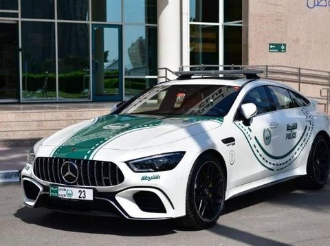 Mobil Sport Baru untuk Patroli Polisi Dubai