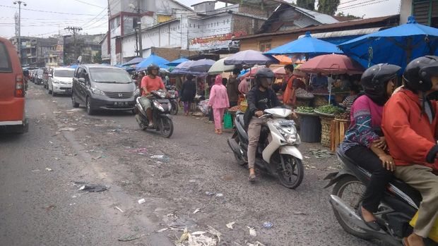 Kawasan sekitar Pasar Sukaramai Medan 'dijajah' PKL (Datuk Haris Molana-detikcom)