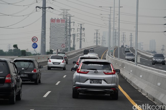 Spesialnya Motor Kaesang dan Mobil Ceper Baret Melintas di Tol Layang Japek