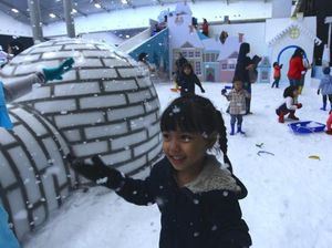Nikmati Suasana Musim Dingin di ICEFEST