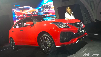 Soal fitur keamanan, hatchback yang mengusung platform Heartect ini sudah dilengkapi rem ABS (Antilock Braking System), EBD (Electronic Brake Distribution), Isofix, dan dual SRS Airbag.