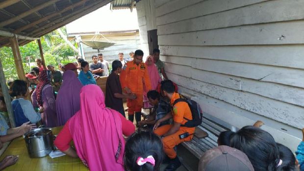 Warga-Tim Rescue yang Sempat Hilang di Pegunungan Parigi Ditemukan Selamat