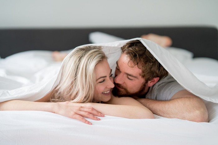 Ilustrasi rimming, aktivitas oral seks kontroversial. Foto: iStock Ilustrasi rimming, aktivitas oral seks kontroversial. Foto: iStock
