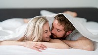 Apa Itu Rimming? Aktivitas Seks Oral yang Kontroversial