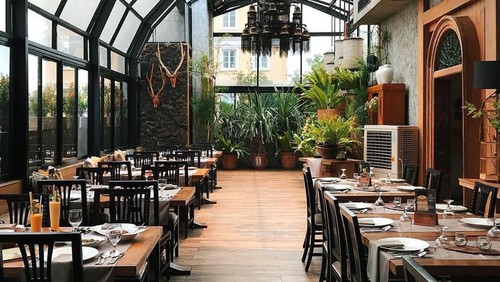 Restoran keluarga untuk santap Natal