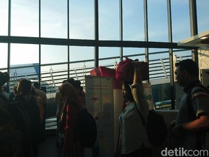 Libur Natal-Tahun Baru, Pelabuhan Merak Mulai Ramai Penumpang