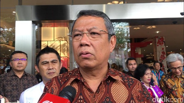 Wakil Walikota Tangerang Selatan Benyamin Davnie di peresmian Transpark Mall Bintaro.