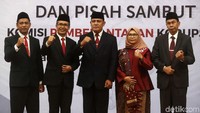 Sebelumnya, pimpinan baru KPK telah mengucapkan sumpah jabatan di depan Presiden Jokowi di Istana Kepresidenan. Firli Bahuri, Lili Pintauli Siregar, Nurul Ghufron, Nawawi Pomolango, dan Alexander Marwata resmi menjabat pimpinan KPK.
