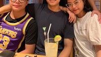 Foto ini jadi bukti, bahwa Sabian benar-benar sosok kakak yang akrab dan dekat dengan semua adik-adiknya.  Foto: Instagram - Istimewa