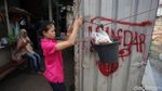 Potret Warung Eretan di Pinggir Kali Mampang