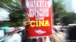 Saling Dorong Warnai Aksi untuk Uighur di Kedubes China