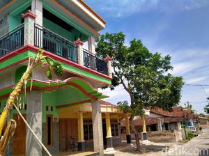 Heboh Rumah Berlantai 2 Berstiker Miskin di Klaten