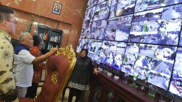 Dipameri Risma Keberhasilan Surabaya, DPRD DKI: Coba Jakarta Kayak Begini