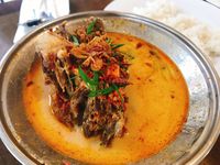 Sore Ini Makan Enak Ikan Bakar, Nasi Bali, Mie Pedas, hingga Begor Mantap