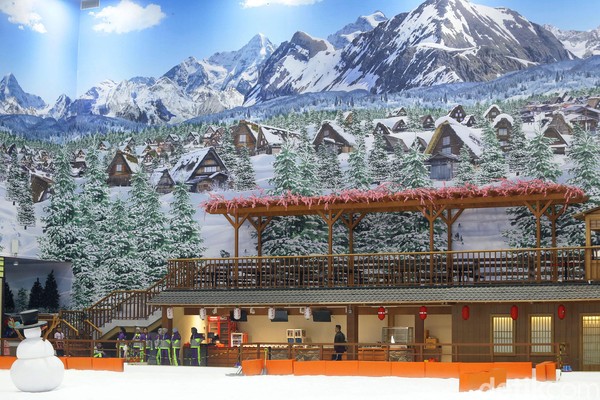 Berbeda dengan Trans Snow World Bekasi yang menyuguhkan pemandangan khas Pegunungan Alpen, Trans Snow World Bintaro mengambil latar Gunung Fuji di Jepang (Grandyos Zafna/detikcom) Berbeda dengan Trans Snow World Bekasi yang menyuguhkan pemandangan khas Pegunungan Alpen, Trans Snow World Bintaro mengambil latar Gunung Fuji di Jepang (Grandyos Zafna/detikcom)