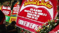 Forum Betawi Rempug juga ikut mengirim karangan bunga untuk Ketua KPK terpilih Firli Bahuri.