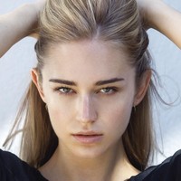 Kepada Husskie, wanita cantik tersebut membagi produk-produk yang dijadikan rutinitas perawatan wajah dan makeup. Jumlahnya cukup banyak dan harganya mahal, rejim tersebut bisa mencapai lebih dari $2,100 atau Rp 30 jutaan. Foto: Instagram @gildajoelle