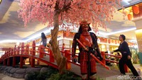 Nuansa Jepang nampak terasa saat memasuki bagian dalam Transpark Mall Bintaro.