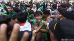 Saling Dorong Warnai Aksi untuk Uighur di Kedubes China