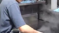 Pernah kuliah di luar negeri, Sabian ternyata jago masak, dan sempat bekerja di restoran. Keren, ya? Foto: Instagram - Istimewa