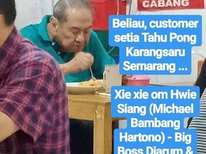 Nggak Gengsi, Orang Terkaya RI Makan Tahu Pong di Warung Sederhana