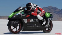 Diberitakan Young Machine, motor listrik Mobitec EV-02A buatan perusahaan Jepang memecahkan rekor kecepatan tertinggi di dunia dalam kelas motor listrik. Kecepatan yang tercatat mencapai 329 km/jam. Foto: Dok. Young Machine