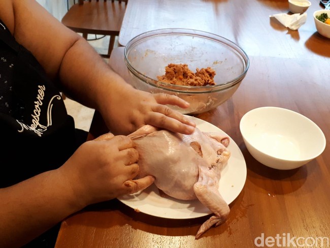 Ayam Kodok Enak dengan Tampilan Cantik Mudah Dibuat dengan Trik Ini Ayam Kodok Enak dengan Tampilan Cantik Mudah Dibuat dengan Trik Ini