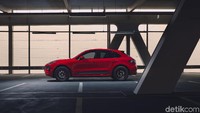 Dikombinasikan dengan transmisi kopling ganda PDK yang baru diadaptasi dan paket Sport Chrono opsional, Porsche Macan GTS dapat berakselerasi dari nol hingga 100 km per jam dalam 4,7 detik, tiga persepuluh lebih cepat dari sebelumnya. Mobil pun sanggup berlari sampai 261 km/jam. Foto: Porsche