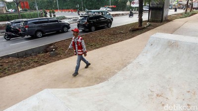 Kece! Ada Skate Park Mini di Kolong JLNT Casablanca