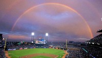 Potret pelangi di kawasan San Fransisco, California, Amerika Serikat. Jason O. Watson/Getty Images.