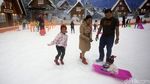 Keceriaan Anak-anak Bermain Salju di Trans Snow World Bintaro