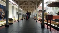 Namun demikian, semangat menyalurkan kagiatan para napi di lapas tersebut patut diacungi jempol. Meskipun harus memodifikasi kendaraan kustom dengan peralatan seadanya. Bahkan untuk mendapatkan bahan baku motor pun harus dititipkan pada salah satu petugas lapas yang keluar dari Nusakambangan. Foto: Arbi Anugrah