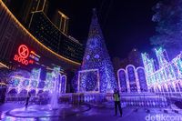 8 Pohon Natal di Mal Jakarta, Bertema Harry Potter Hingga Flamingo