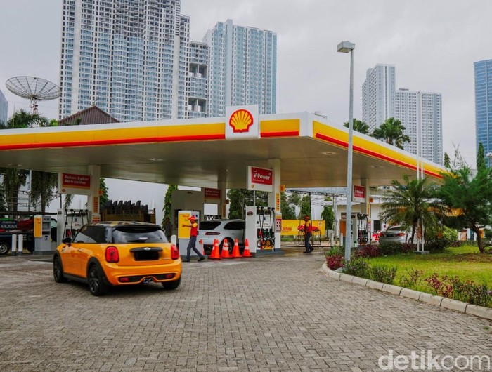 Shell Indonesia kembali menambah jumlah SPBU (Stasiun Pengisian Bahan Bakar Umum) di dua wilayah berbeda di Pulau Jawa yaitu di Cirebon (Jawa Barat) dan Alam Sutera (Tangerang).