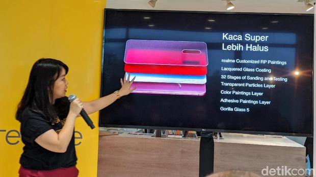 Krisva Angnieszca, Public Relation Manager Realme Indonesia