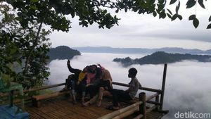 Potret Puncak Bangku, Negeri di Atas Awan dari Ciamis