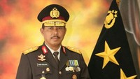 Di tubuh Kepolisian Republik Indonesia, sejumlah pejabat dicopot usai acara Habib Rizieq yang menimbulkan kerumunan. Yang paling tinggi adalah Irjen Nana Sujana yang menjabat Kapolda Metro Jaya harus rela dimutasi menjadi Koorsahli Kapolri. Irjen Nana Sujana dinilai tidak melaksanakan perintah penegakan protokol kesehatan di tengah pandemi COVID-19. Istimewa/Dok. Polri  